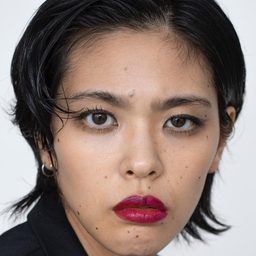 Yuriko Tanaka 飾演 