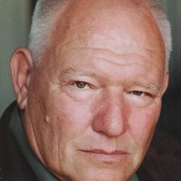 朗·迪恩 - 赤手威龍演員 飾演Detective Lukich