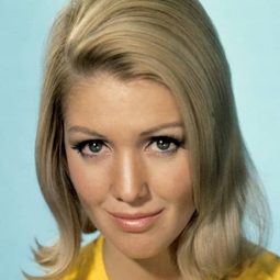 Annette Andre 飾演 Judith Hollenbeck