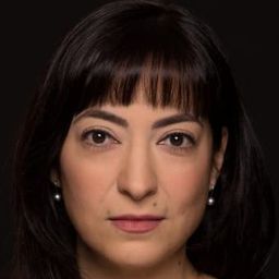 Derya Durmaz 飾演 Mother