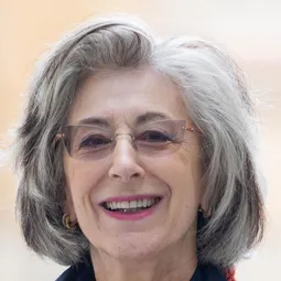 莫琳·李普曼 飾演 Judith Herbst