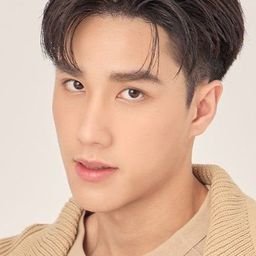 Trai Nimtawat 飾演 Mai