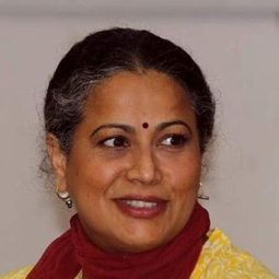 莫娜·安珀安卡 - 打死不離歌星夢演員 飾演Advocate Sheena Sabavala