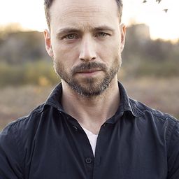 Steve Belford 飾演 