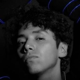 Andrés Cordaz 飾演 Luismi