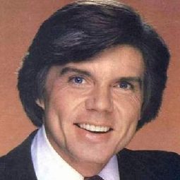 John Davidson - 幻海奇緣演員 飾演Host-TV