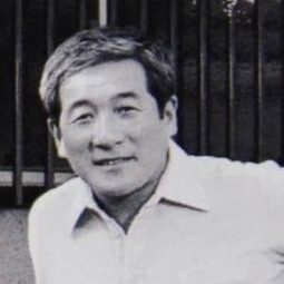 河原崎長一郎 飾演 Santō Kyōden