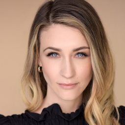 Jillian Walchuck 飾演 Whitney