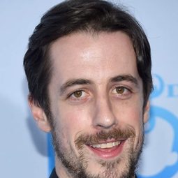 James McGrath - 寶貝老闆演員 飾演Wizzie / Elvis Impersonator (voice)