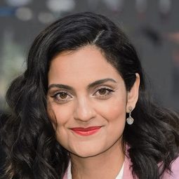 奈達曼祖爾 - 有禮會社導演