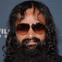 Suresh John - 不思議先生演員 飾演Amir