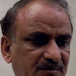 Badi Uzzaman - Caught in the Act演員 飾演Mr Patel