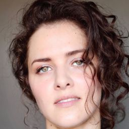 Kodi Saint Angelo 飾演 Pixie Chick