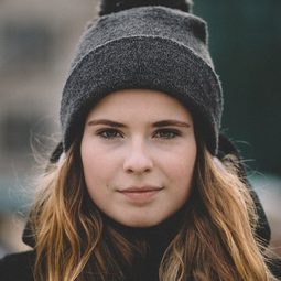 Luisa Neubauer - Angela Merkel - Im Lauf der Zeit演員 飾演Self