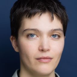 E·達菲 飾演 Self