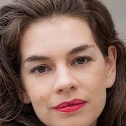 Isabelle Stoffel - 看不見的人演員 飾演