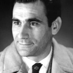 Alberto Lupo 飾演 Joe