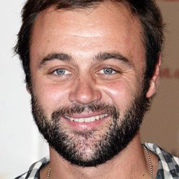 Gyton Grantley 飾演 Don Roper