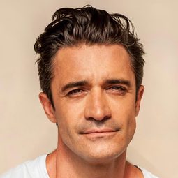 吉勒·馬里尼 飾演 Papa