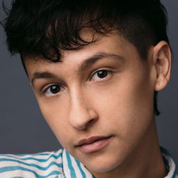 Noah Lamanna - Rap出一片天演員 飾演Naomi