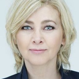 Amparo Larrañaga 飾演 Sor Marcela