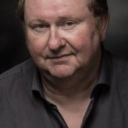 Armin Dillenberger 飾演 Lauber