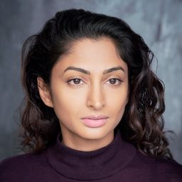 涅爾加·內克 飾演 Annji