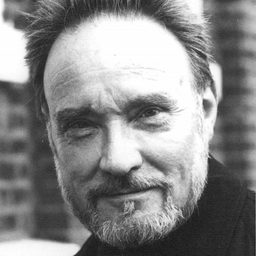 Don Henderson 飾演 Inspector Taylor