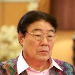 金成謙 飾演 Man-taek's grandfather