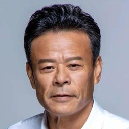 黃若萌 飾演 守塔人