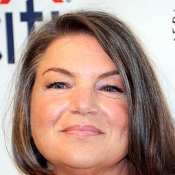 Mindy Cohn 飾演 Velma Dinkley (voice)