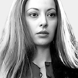 Julia Saly 飾演 Juana María