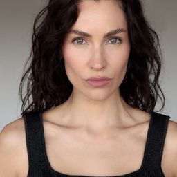 Habda Malacón - 談判無餘地演員 飾演Beatriz