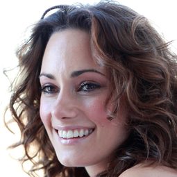 娜塔莉·布朗 飾演 Monica