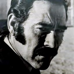 Ramón Centenero 飾演 Tuerto