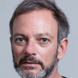 Sébastien Desjours 飾演 Samnounours (voice)