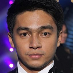 德瓦馬亨拉 - 99 Nama Cinta演員 飾演Kiblat