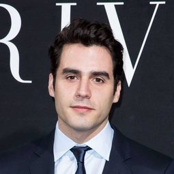 Ben Cura 飾演 Phillip Shafer