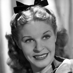 Martha Raye - Airports演員 飾演