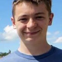 柯爾·霍華德 飾演 Quinn / Chaos (voice)