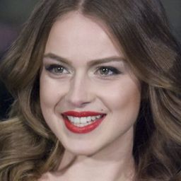 Carla Nieto 飾演 Bailarina