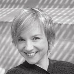 Stéphanie Van Vyve 飾演 Gynécologue Lorient