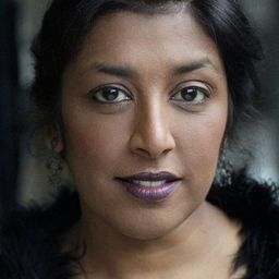 Rekha John-Cheriyan 飾演 Mrs. Abbas