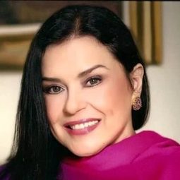 Marilyn Pupo 飾演 Marina