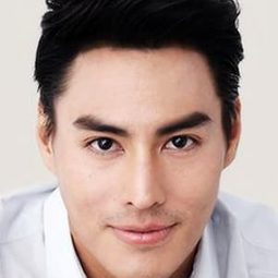 Navin Yavapolkul 飾演 Ne