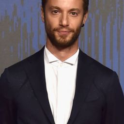 Josafat Vagni 飾演 Carmen