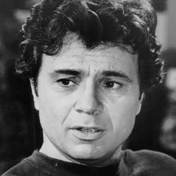 Robert Blake - 碧血金沙演員 飾演Mexican Boy Selling Lottery Tickets (uncredited)