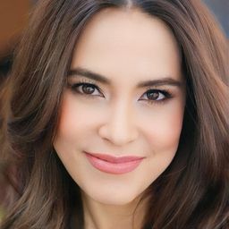 Marsha Vadhanapanich 飾演 Jeab