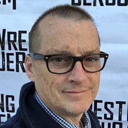 蓋爾·漢森 - 春風化雨演員 飾演Charlie Dalton