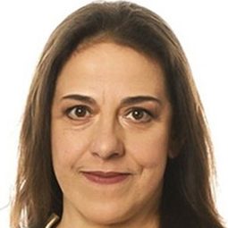 茱莉亞卡爾沃 - 心之所愛演員 飾演